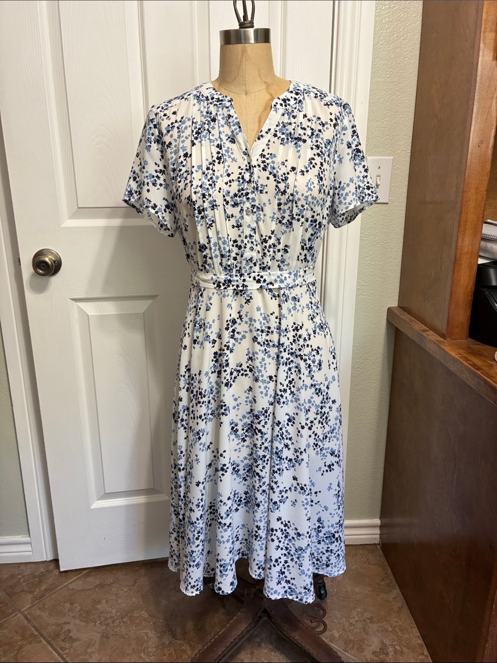 dip White Midi Dress with Blue Floral Print and Belt